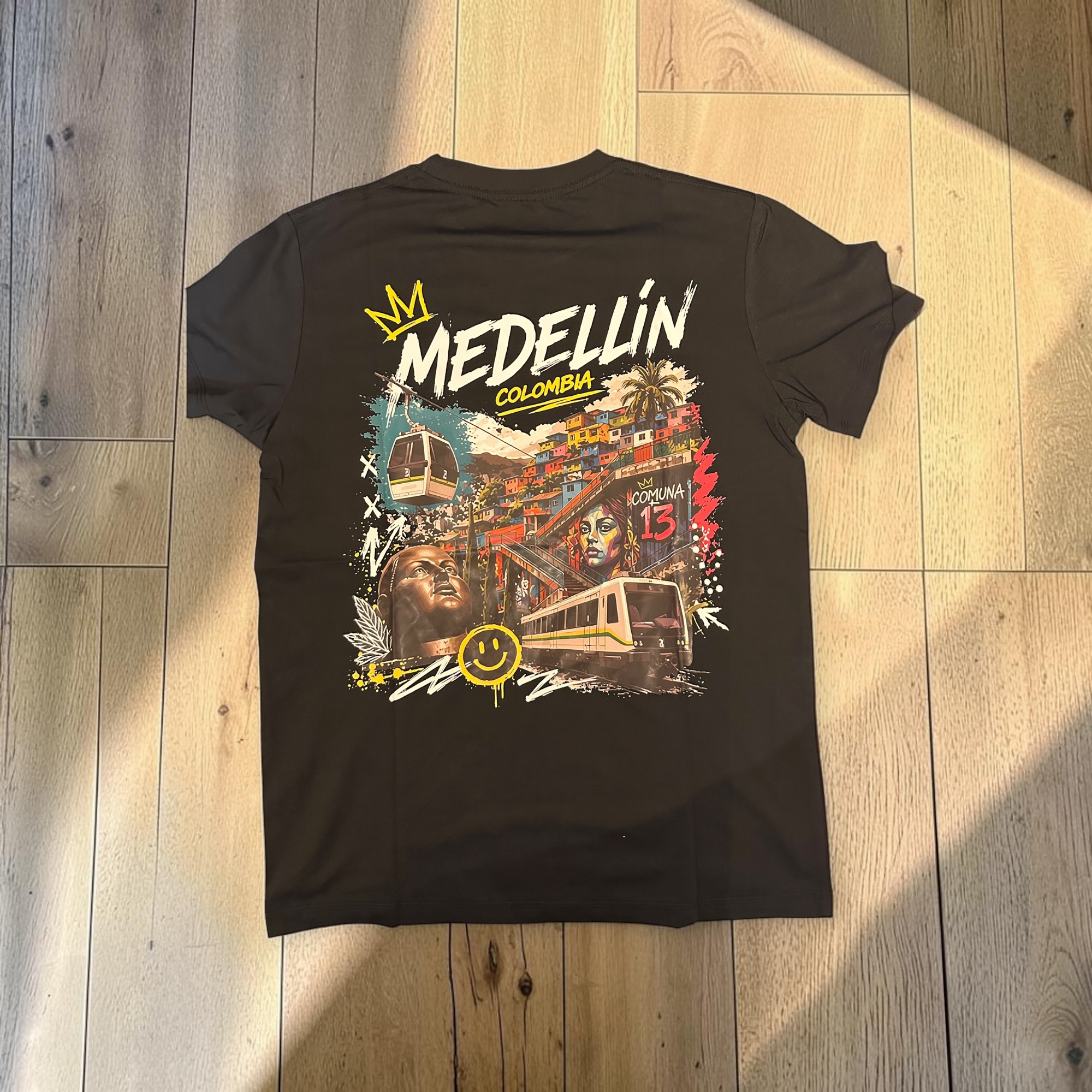 06 · Medellín de Noche — Herren