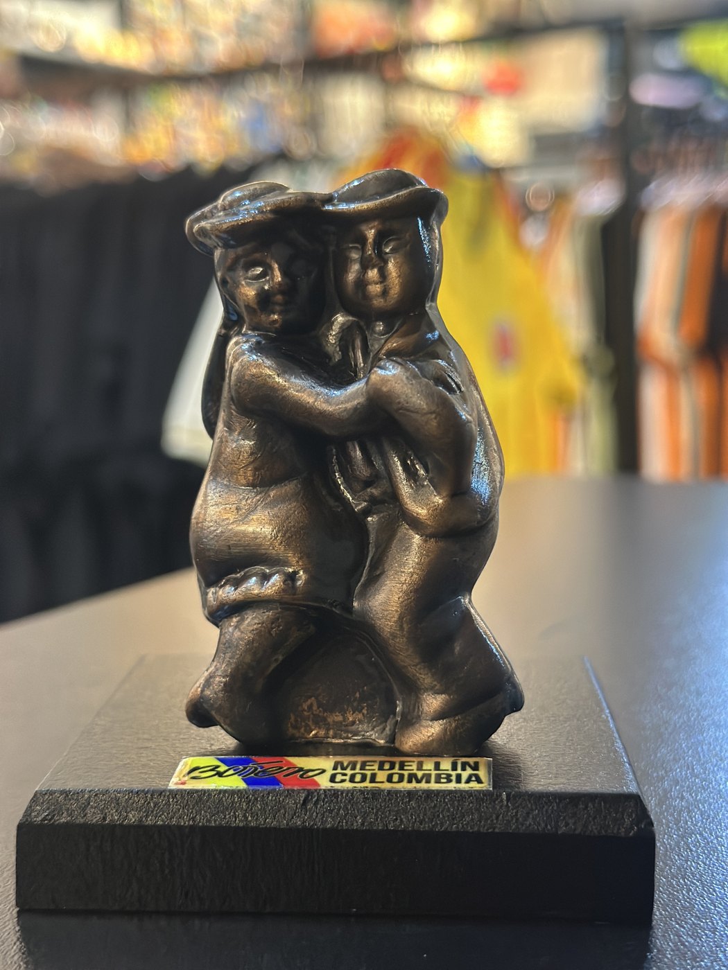Miniatura Botero: Pareja Bailando - Souvenir Medellín Colombia